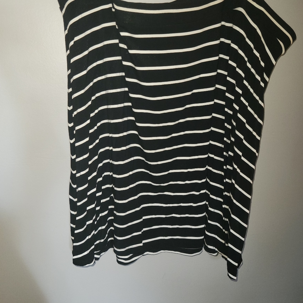 Black and white stripped skirt